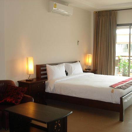Хостел Tropicoza Patong Экстерьер фото