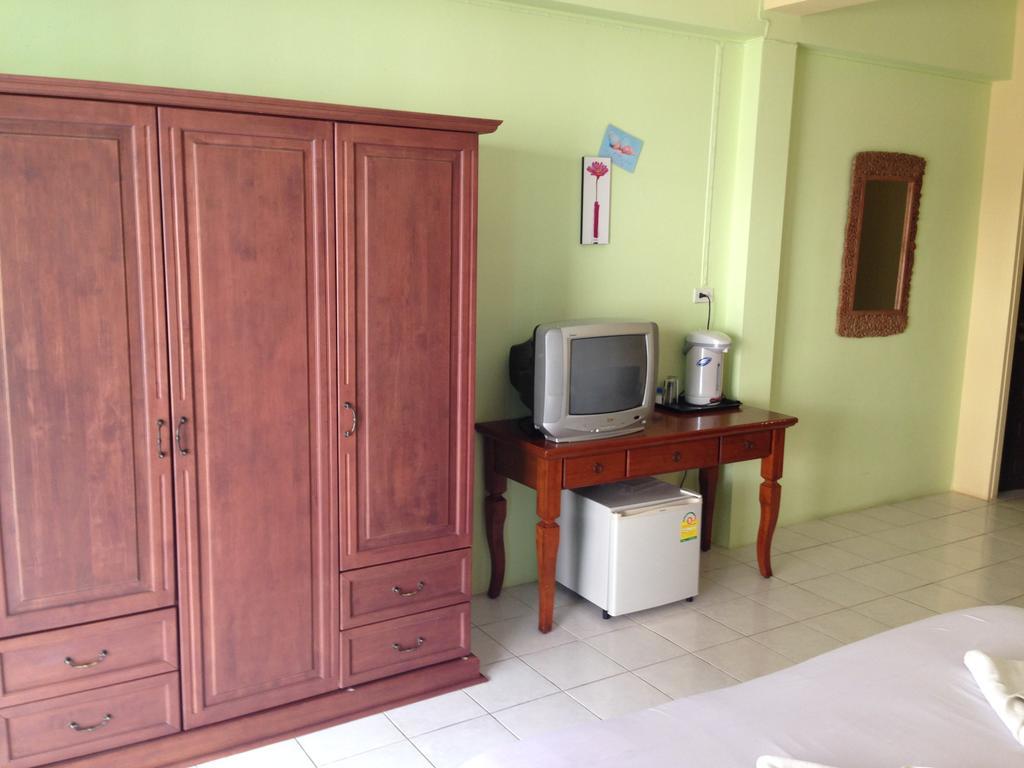 Хостел Tropicoza Patong Экстерьер фото