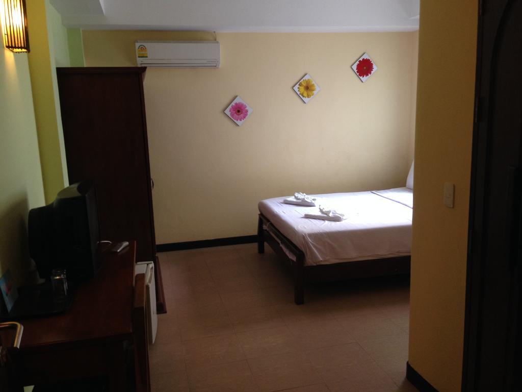 Хостел Tropicoza Patong Номер фото