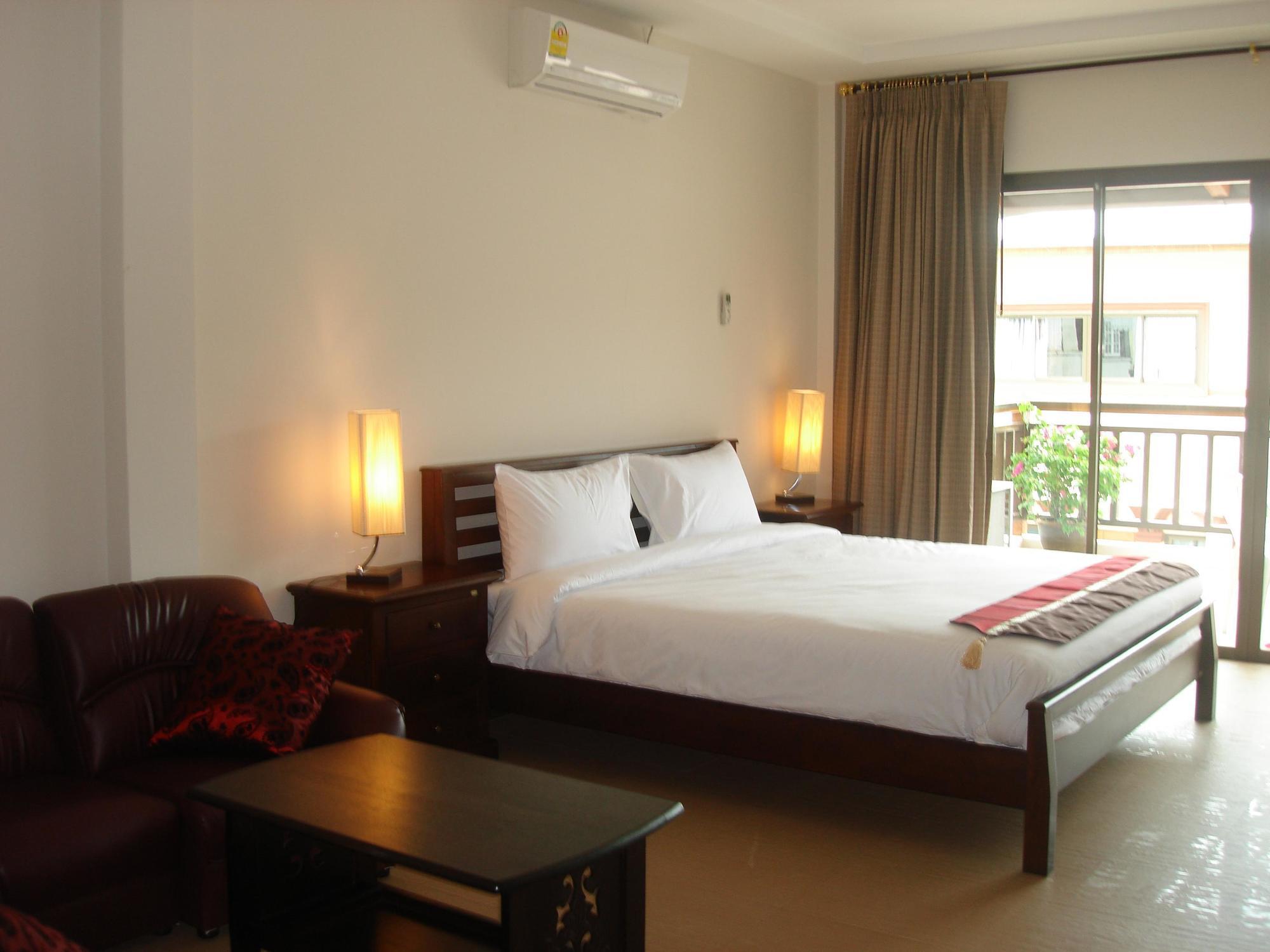 Хостел Tropicoza Patong Экстерьер фото