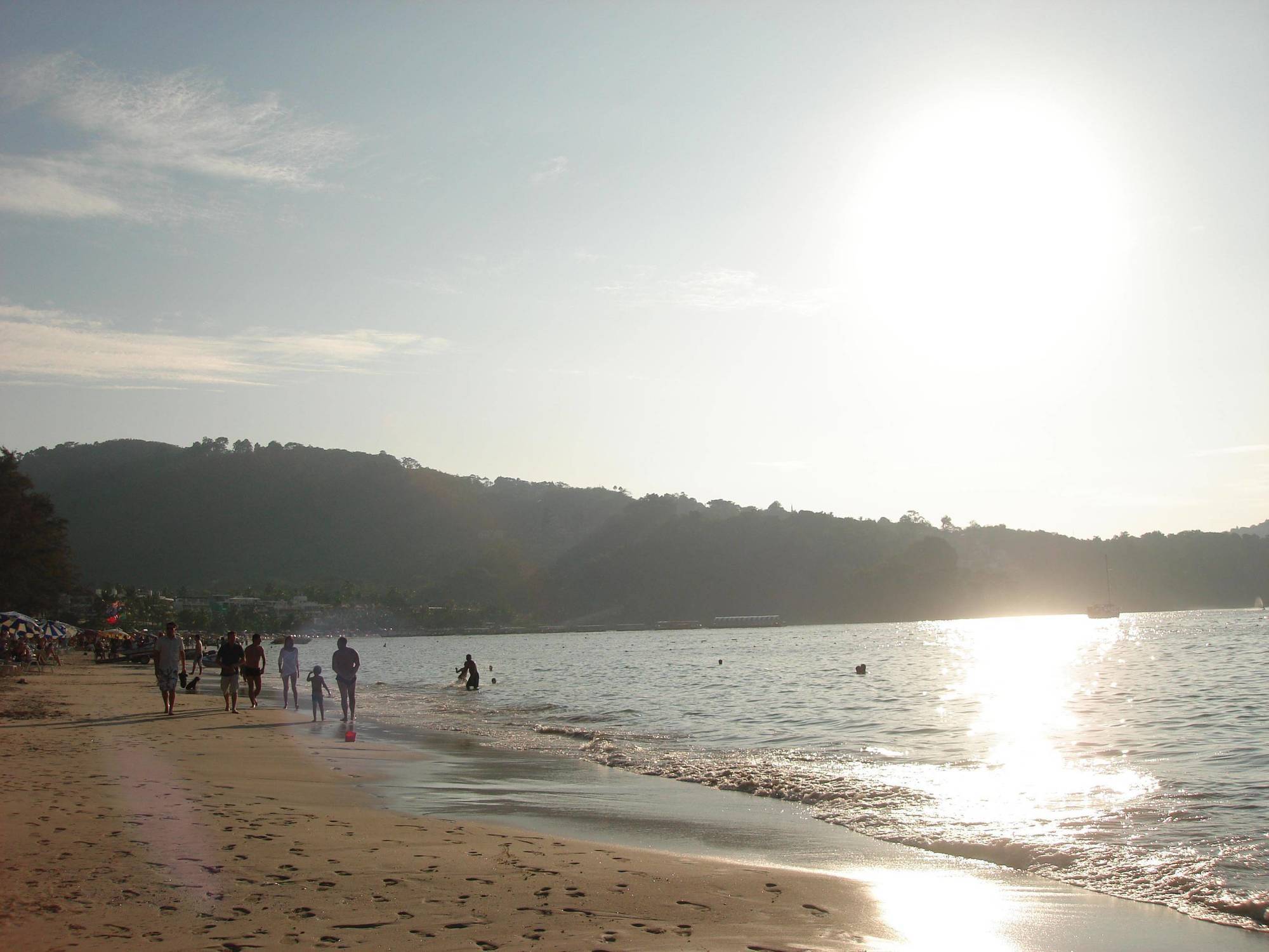 Хостел Tropicoza Patong Экстерьер фото